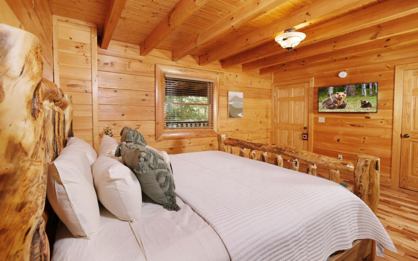 Bear Hug At Bear Creek Villa *