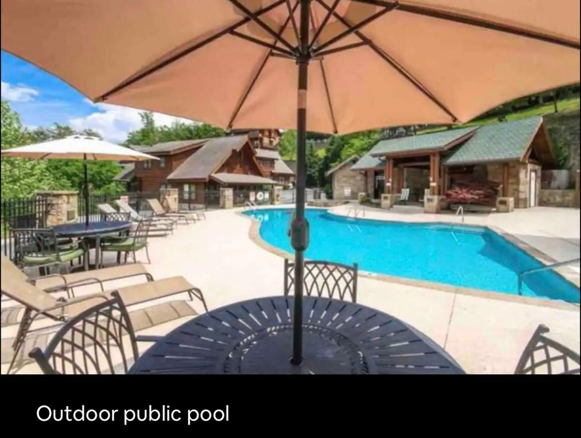 With Pool Near Dollywood *