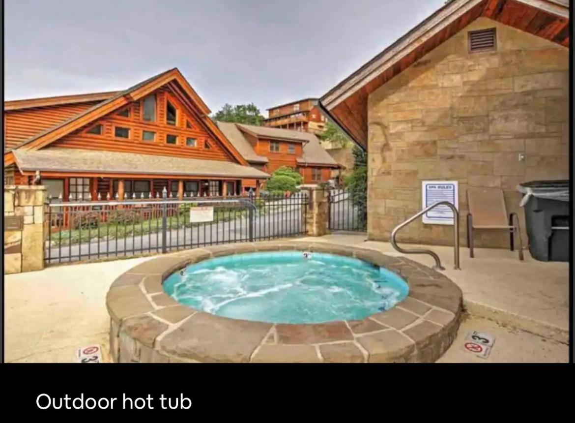 With Pool Near Dollywood * Pigeon Forge