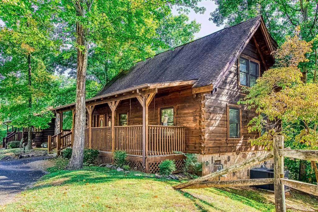 Heavenly Peace * Pigeon Forge