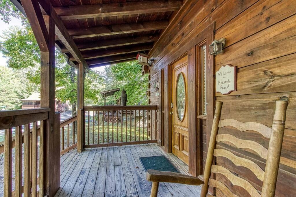 Heavenly Peace * Pigeon Forge