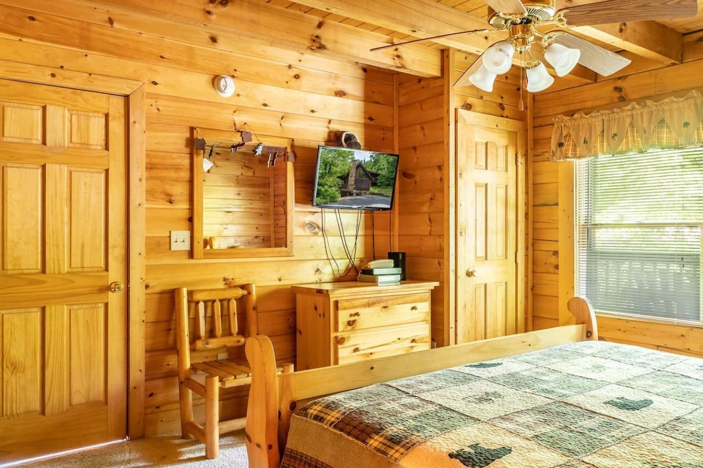 Holiday home Eagles Ridge Retreat Hot Tub & Peaceful Views Pigeon Forge