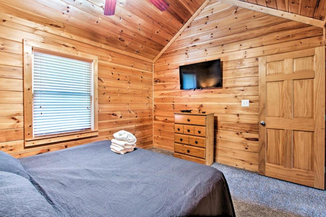 Chalet Mountaintop Manor By Eden Crest Pigeon Forge