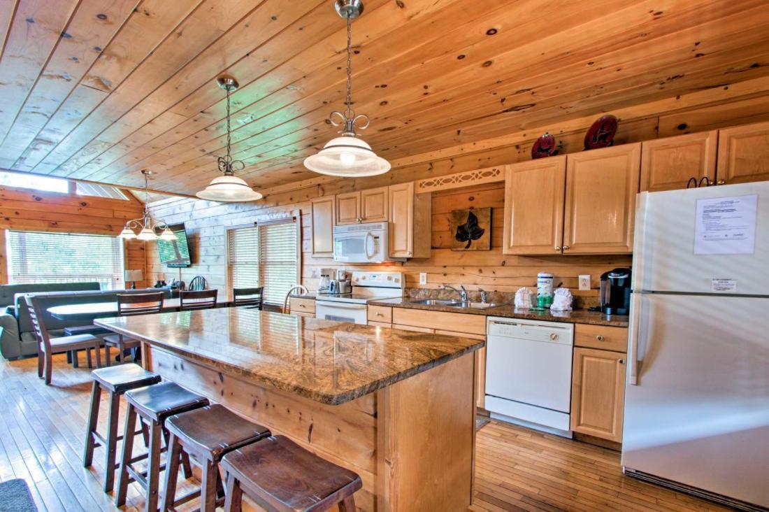Mountaintop Manor By Eden Crest Chalet *