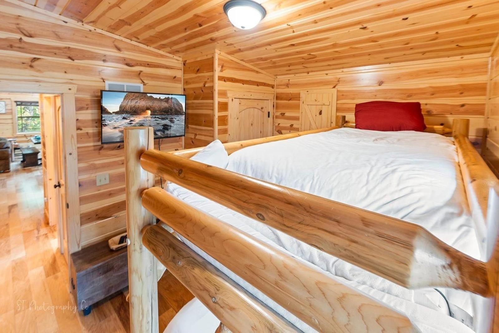 Holiday home Foxes' Den With Private Hot Tub