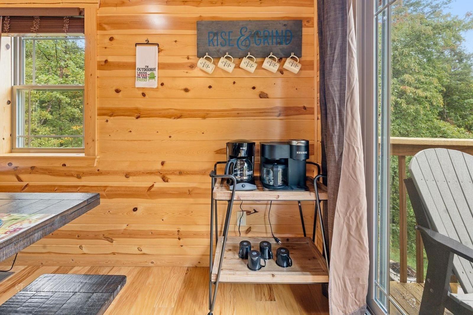 Foxes' Den With Private Hot Tub Pigeon Forge