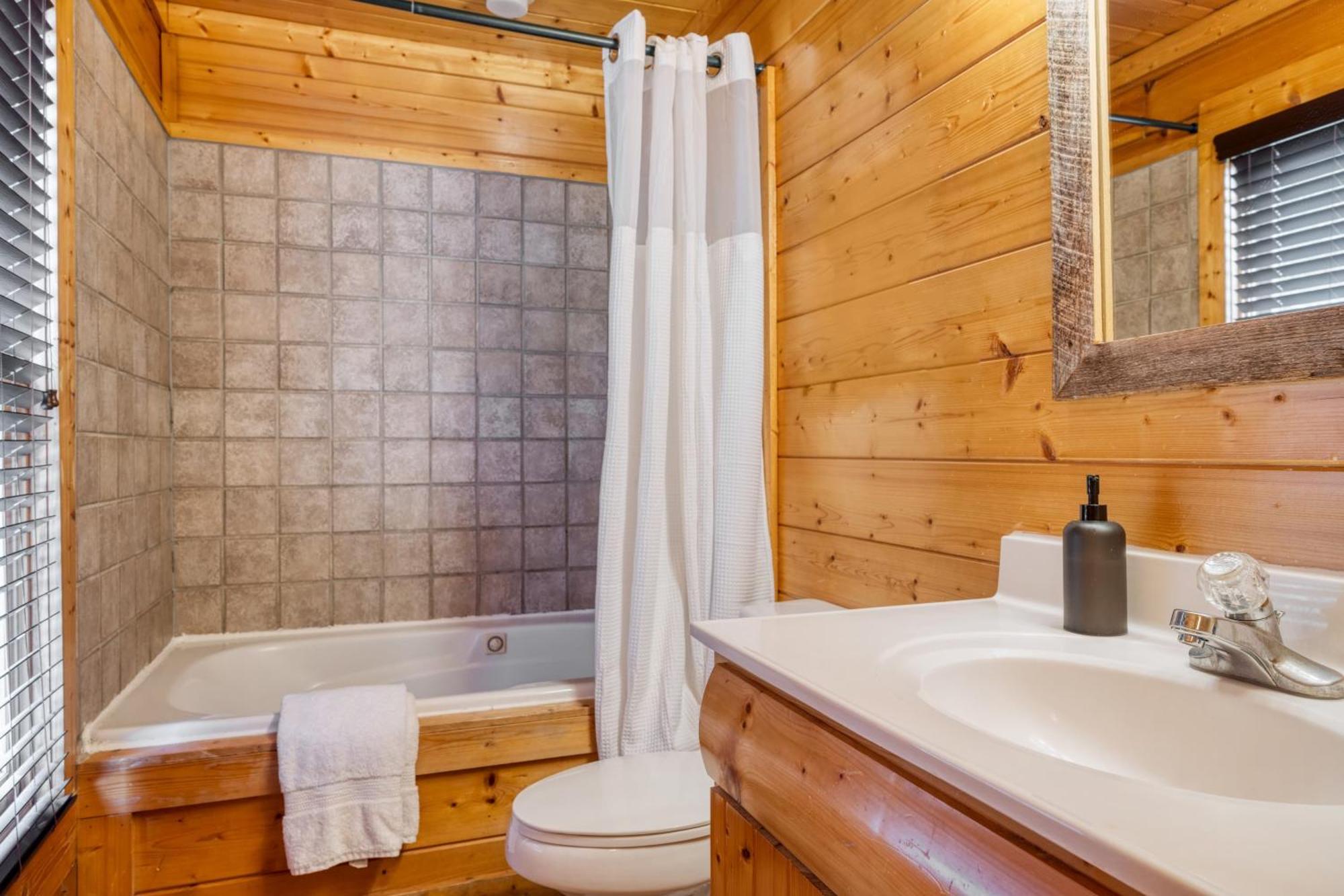 Brookshore By Avantstay Relaxing Backyard Creek 10mins From Holiday home *
