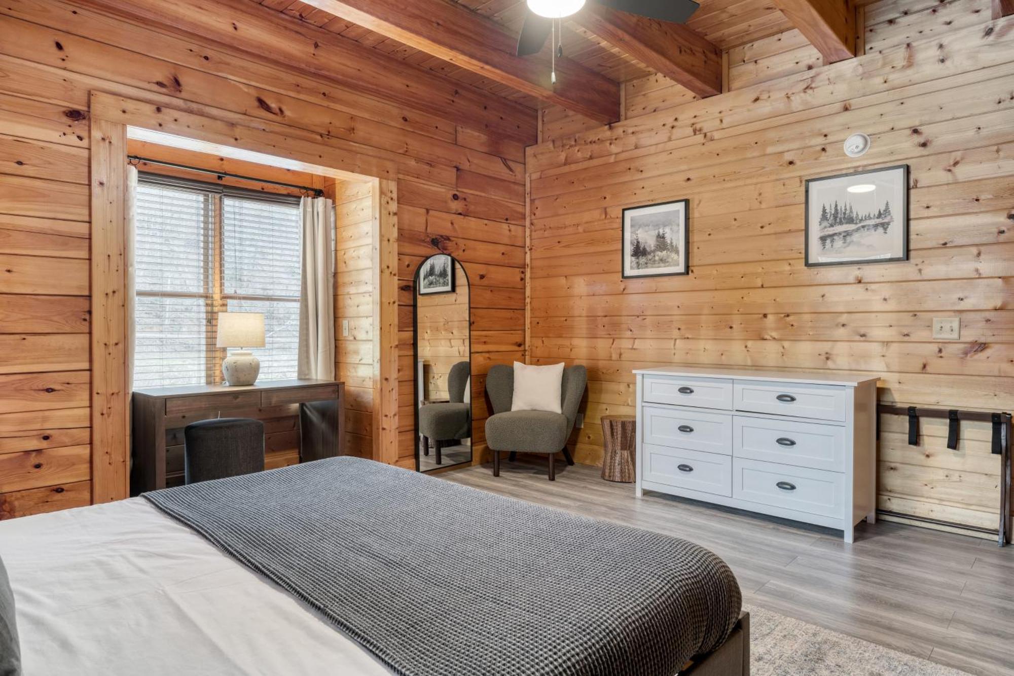 Holiday home Brookshore By Avantstay Relaxing Backyard Creek 10mins From *
