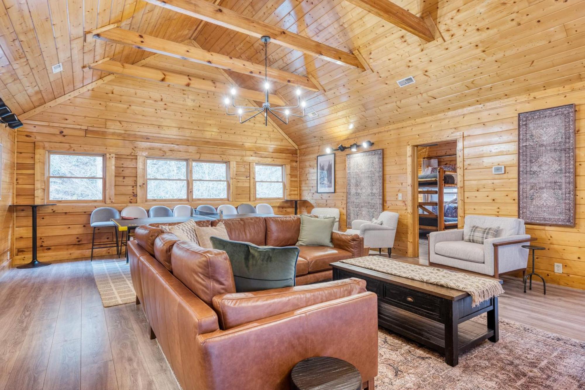 Holiday home Brookshore By Avantstay Relaxing Backyard Creek 10mins From Pigeon Forge