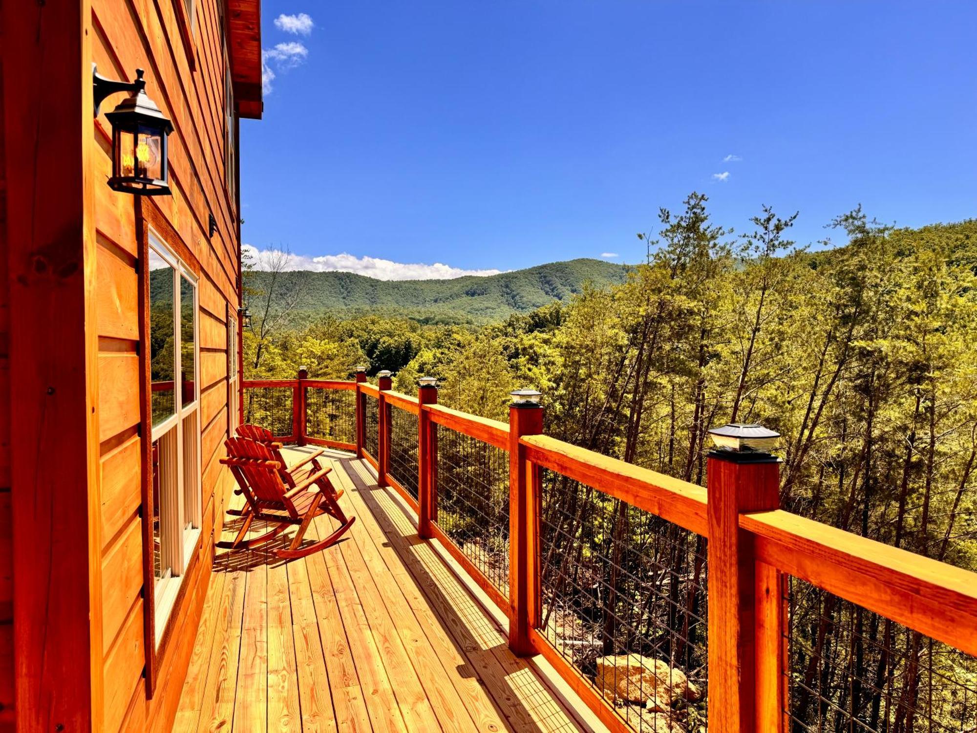 Smoky - Mountain Hideaway *