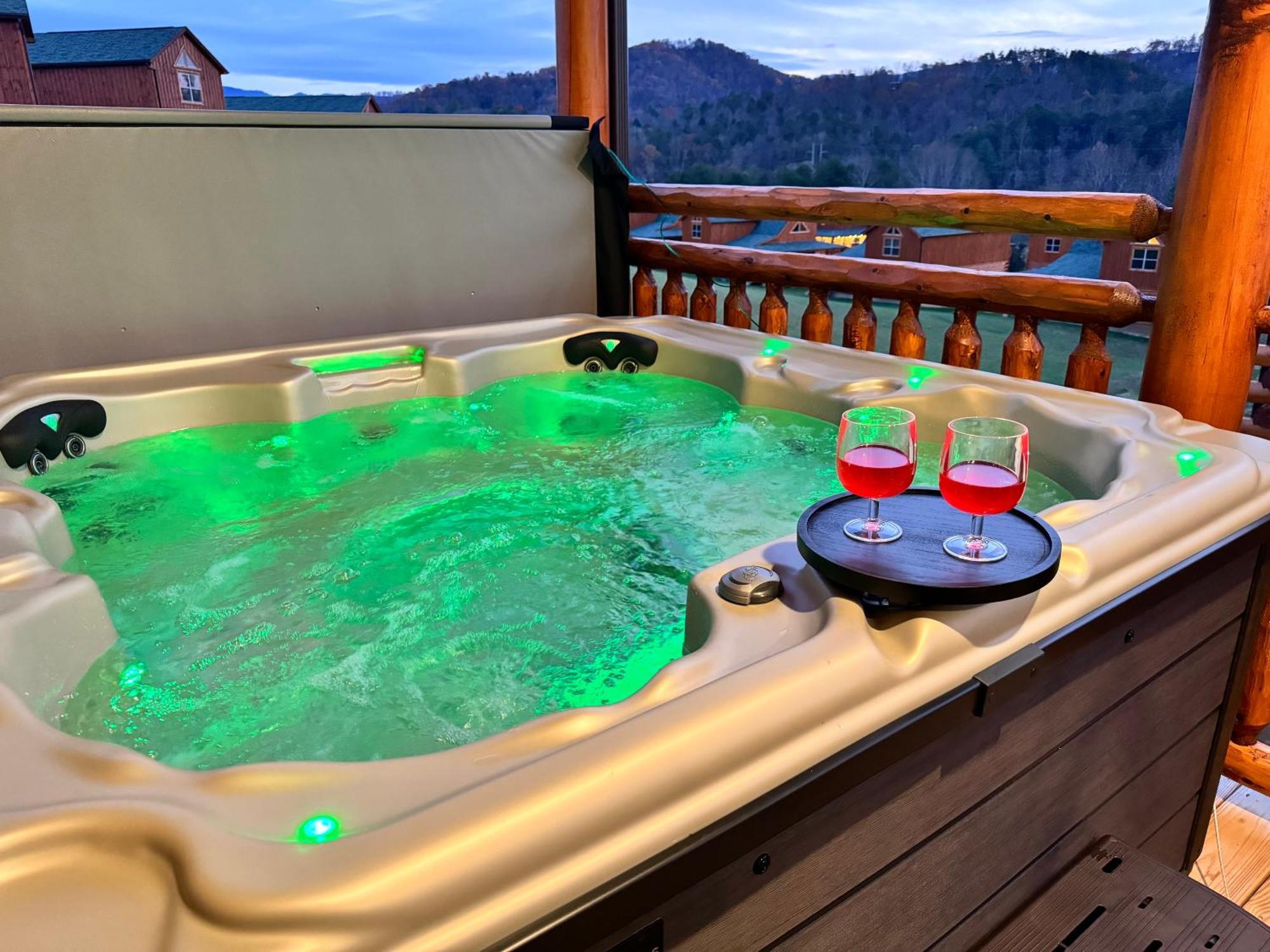 Mountain Dream Retreat * Pigeon Forge