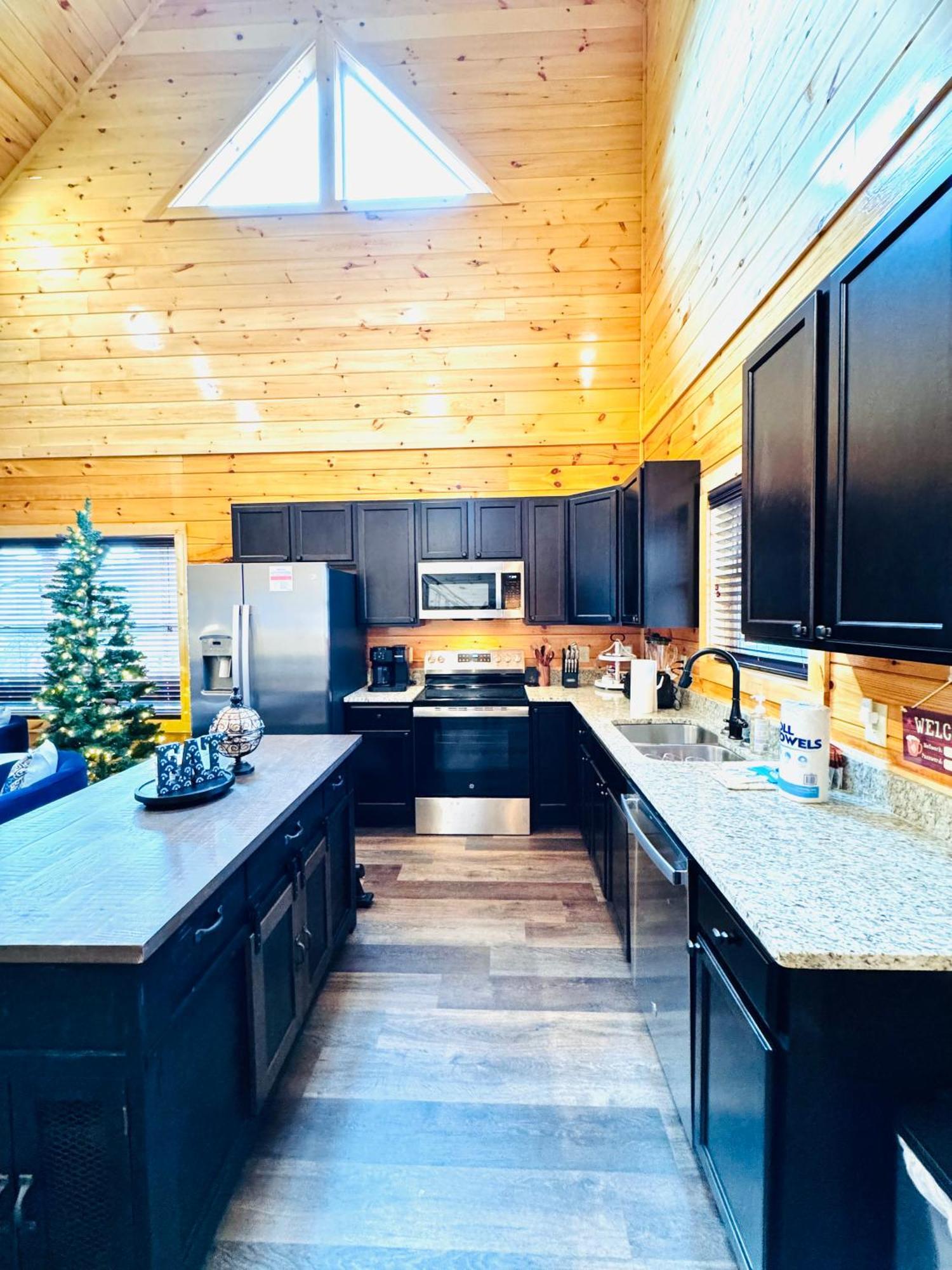 Mountain Dream Retreat * Pigeon Forge