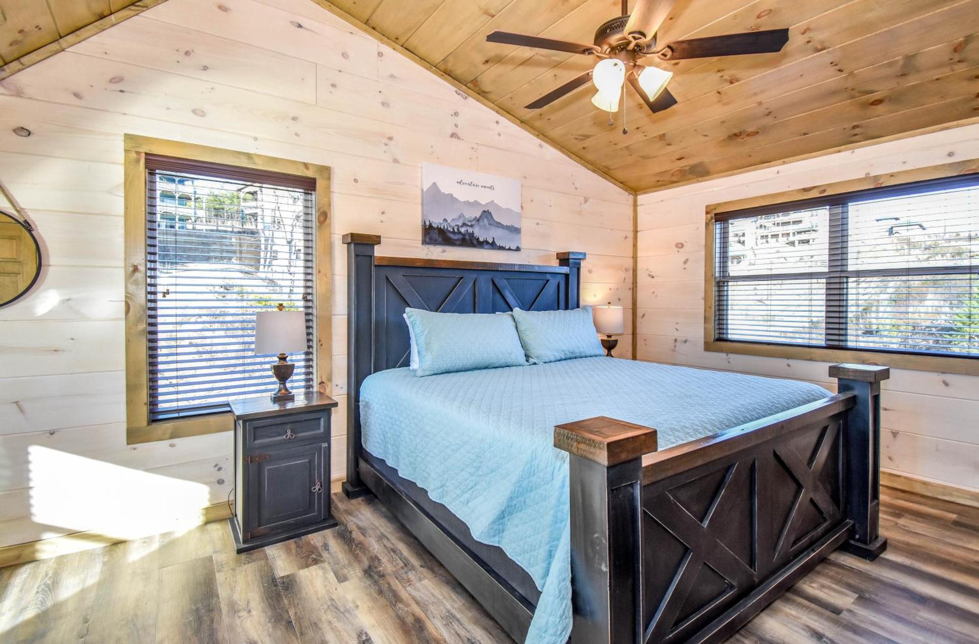 Luxury 4-br Near Parkway And Dollywood With Game And Hot Tub Holiday home *