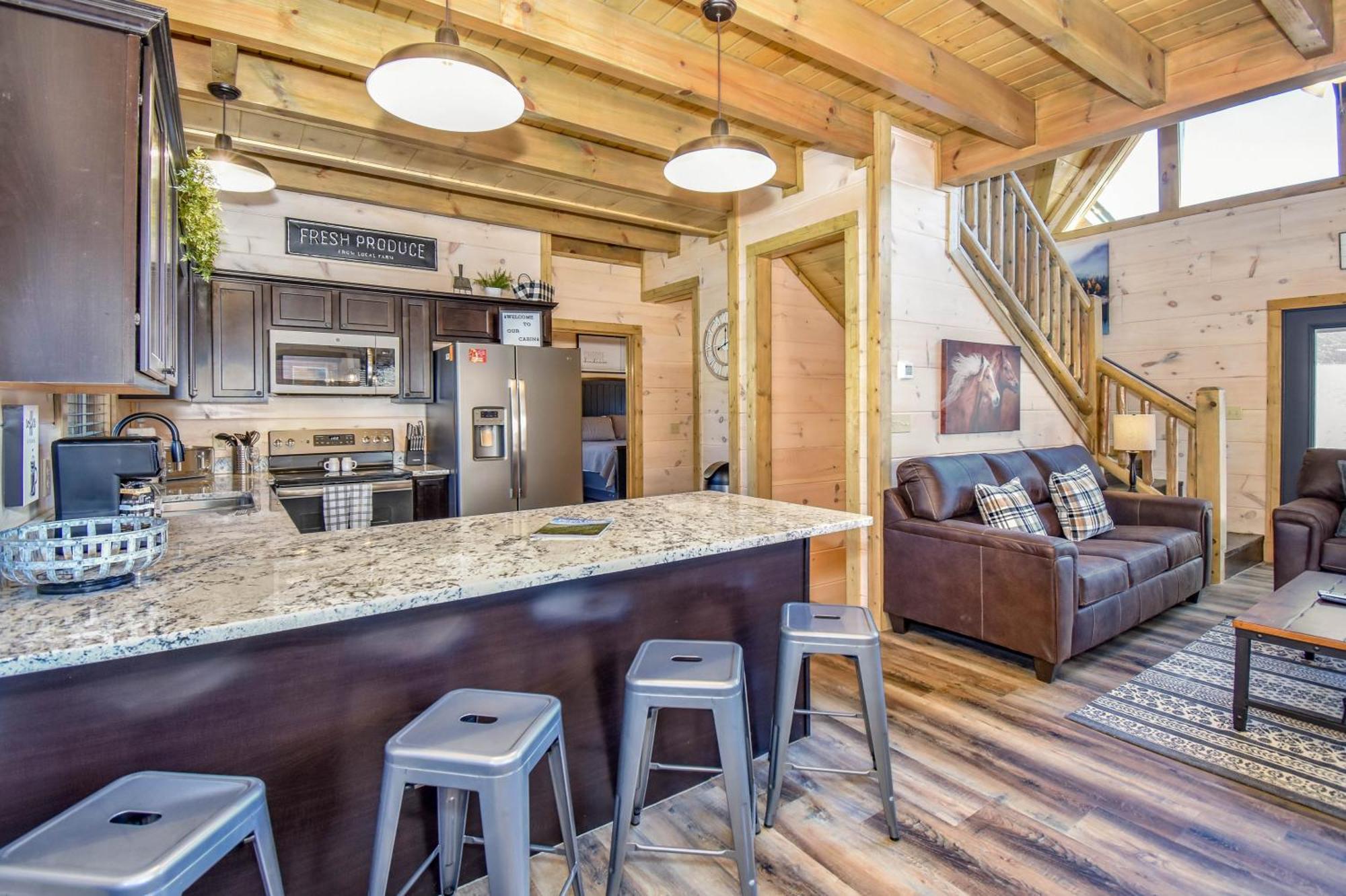 Luxury 4-br Near Parkway And Dollywood With Game And Hot Tub * Pigeon Forge