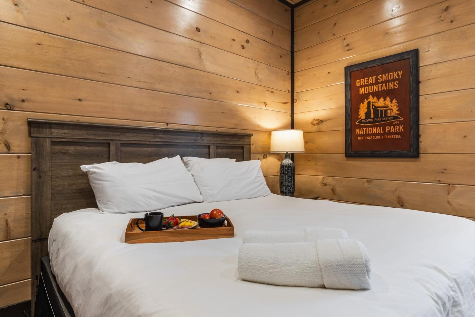 Holiday home Elk Pass By Avantstay Luxurious Mountain Estate Pigeon Forge