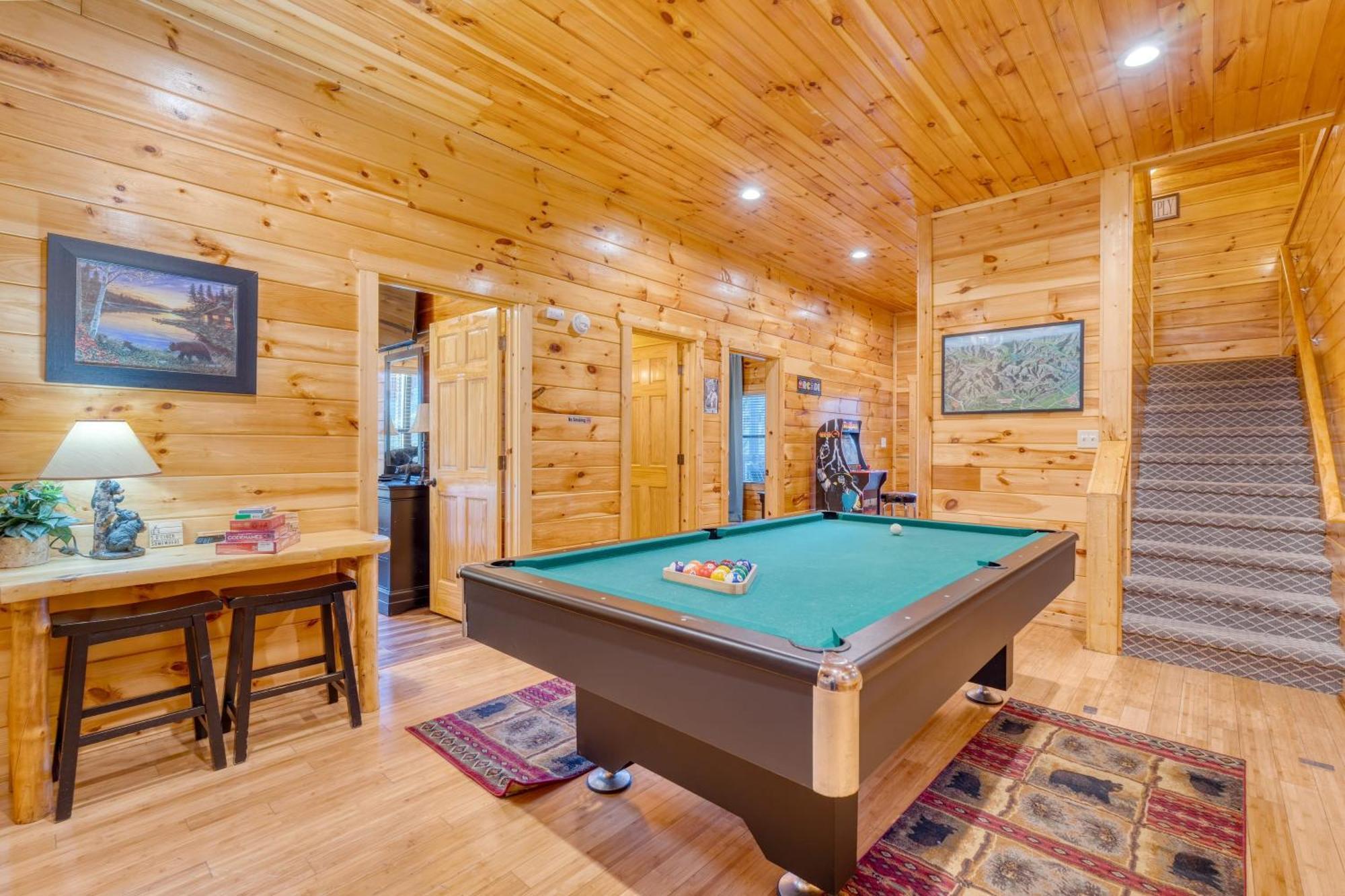 Bear Cove By Avantstay Hot Tub Pool Table