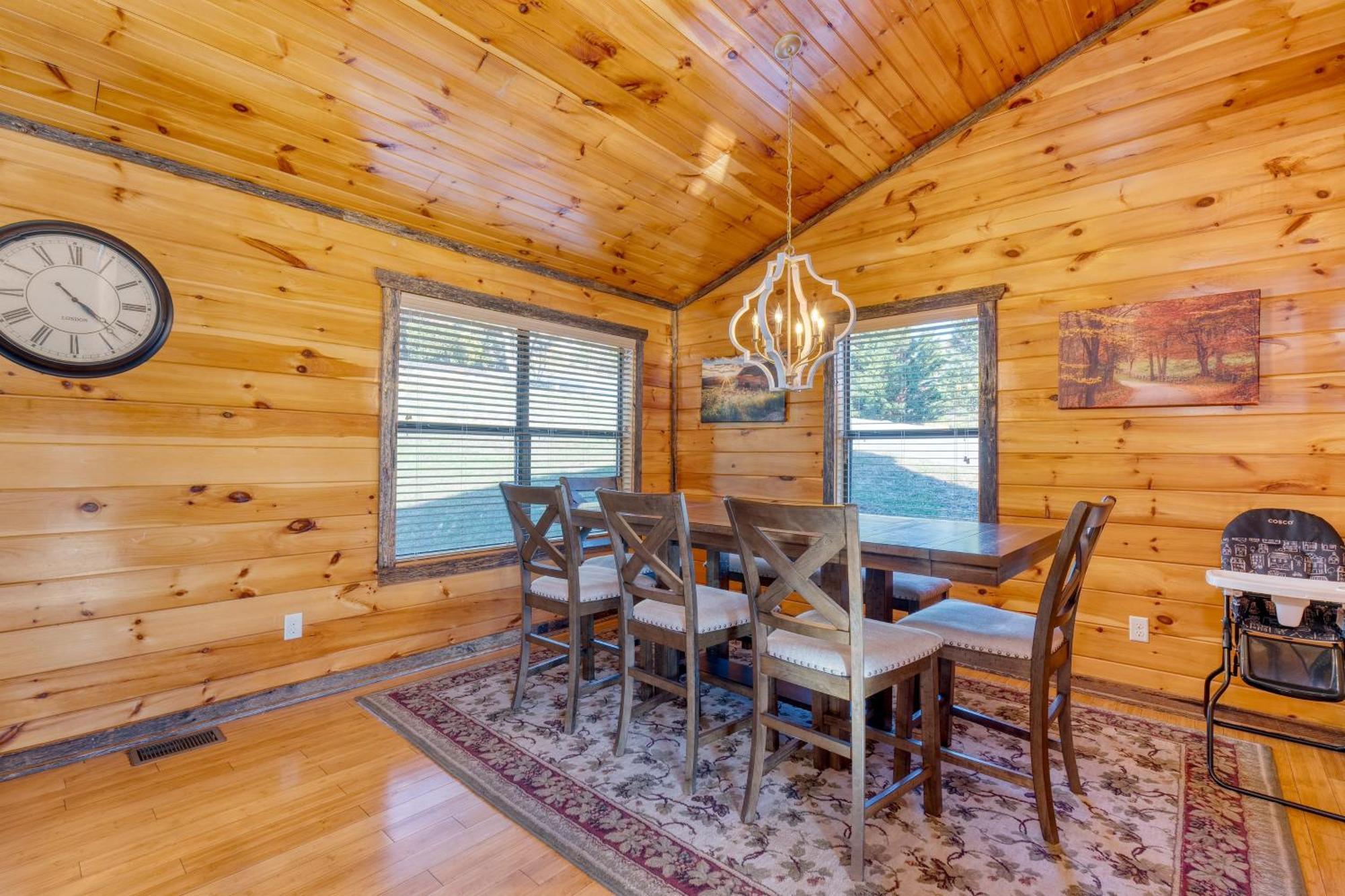 Holiday home Bear Cove By Avantstay Hot Tub Pool Table