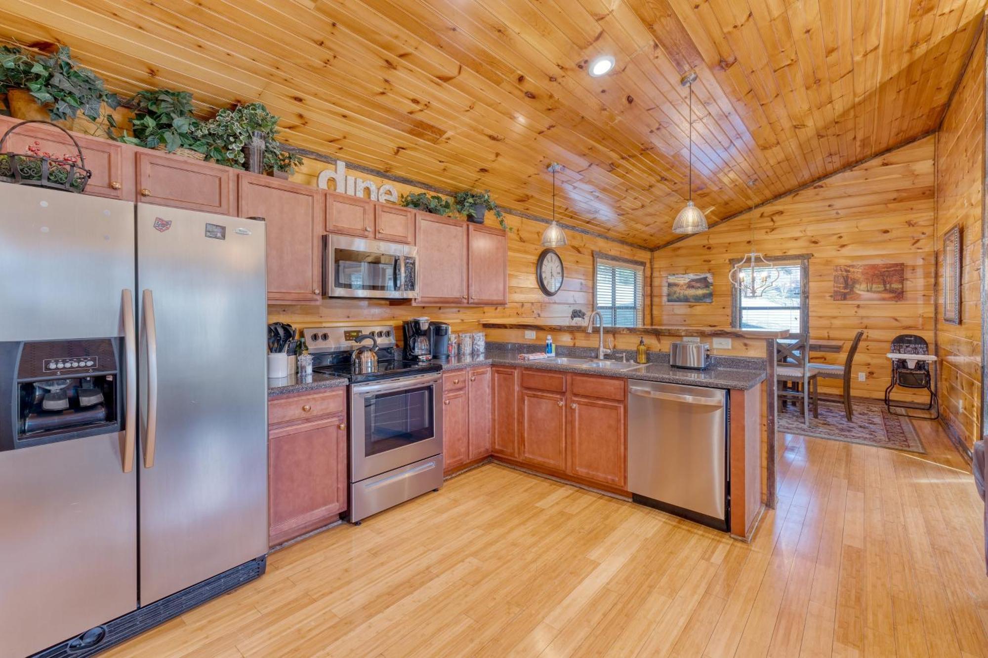 Holiday home Bear Cove By Avantstay Hot Tub Pool Table *