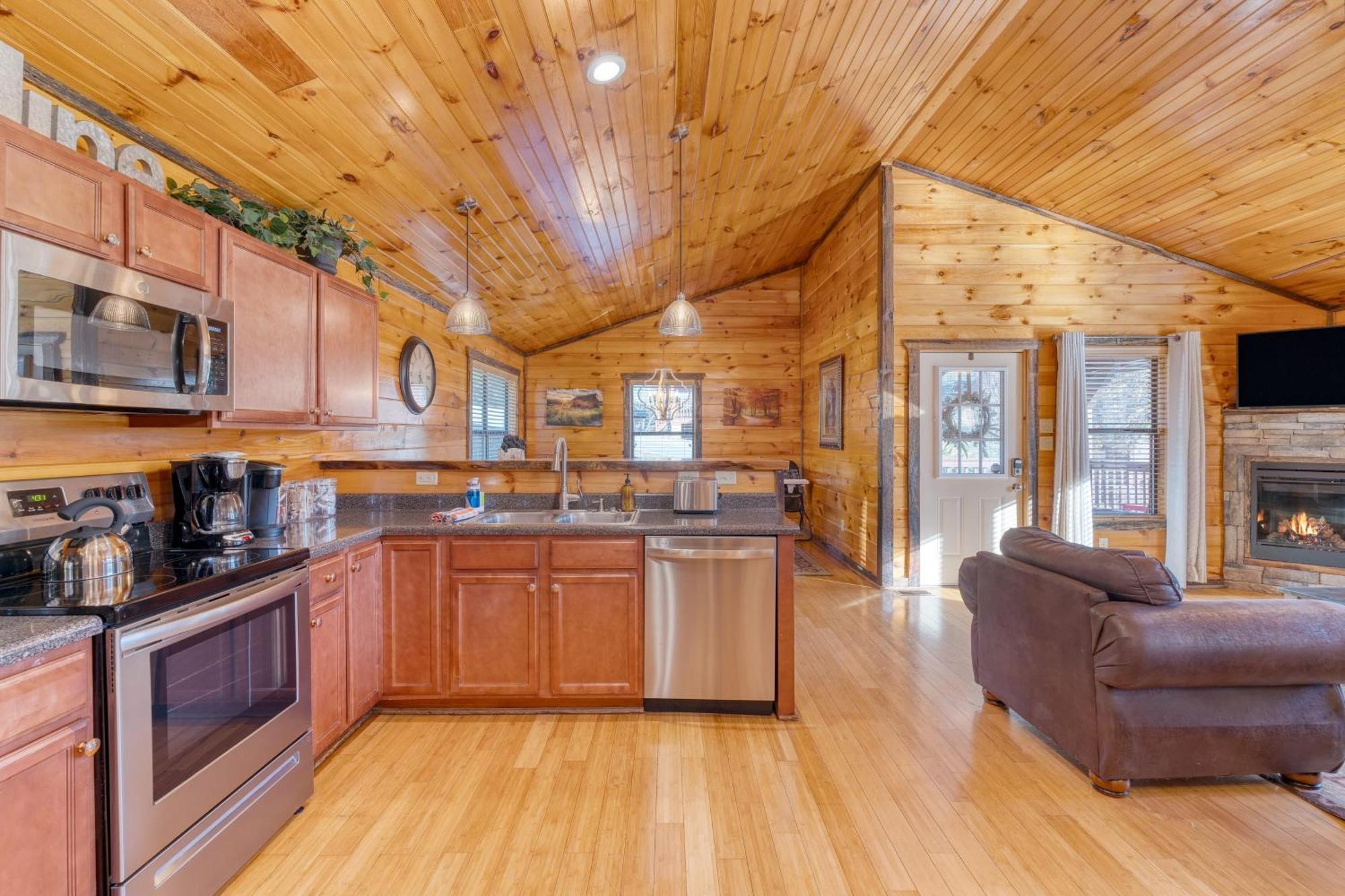 Bear Cove By Avantstay Hot Tub Pool Table *