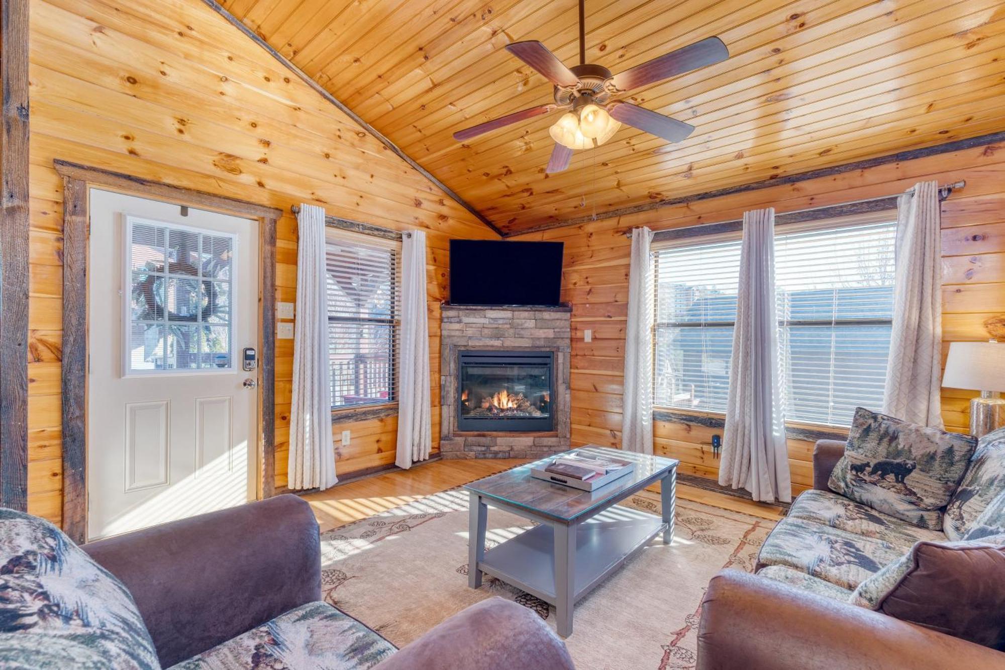 Bear Cove By Avantstay Hot Tub Pool Table *