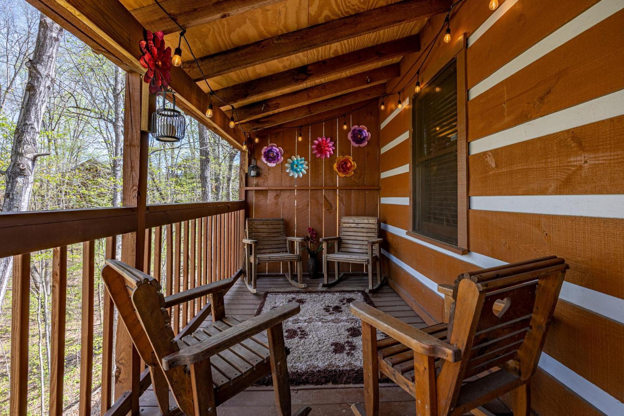 Cozy Bears By Eden Crest Chalet *