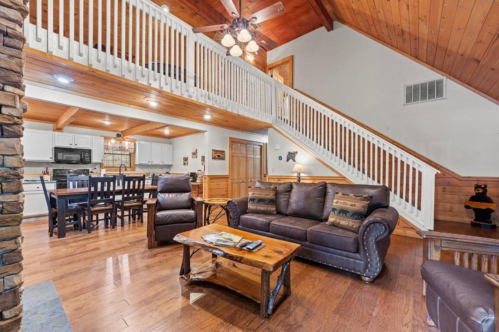 Sugar Bear Mountain Hideaway Holiday home *