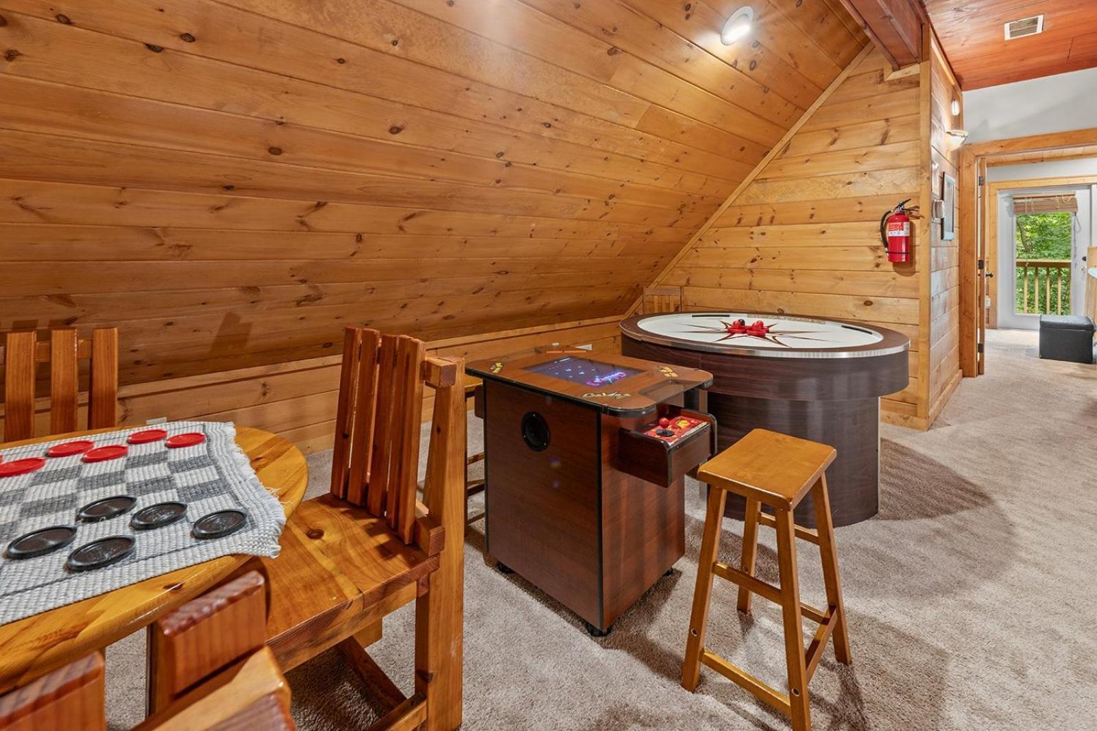 Holiday home Sugar Bear Mountain Hideaway *
