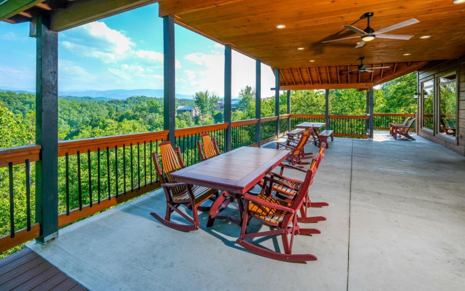 Hibernation Retreat * Pigeon Forge