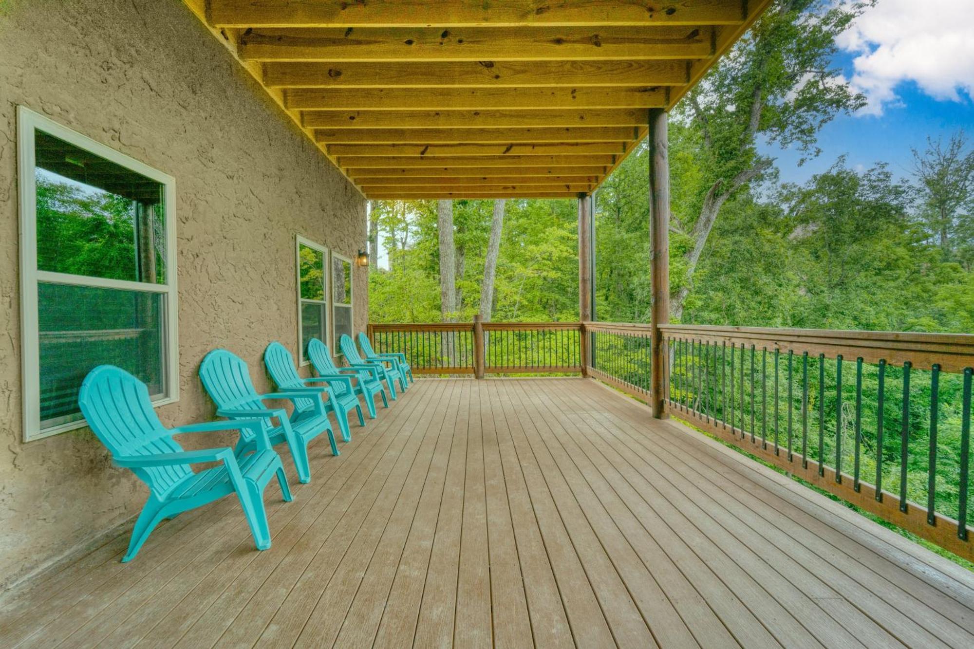Holiday home Wanderer By Avantstay Sleeps 26 A Custom Smokies Pigeon Forge