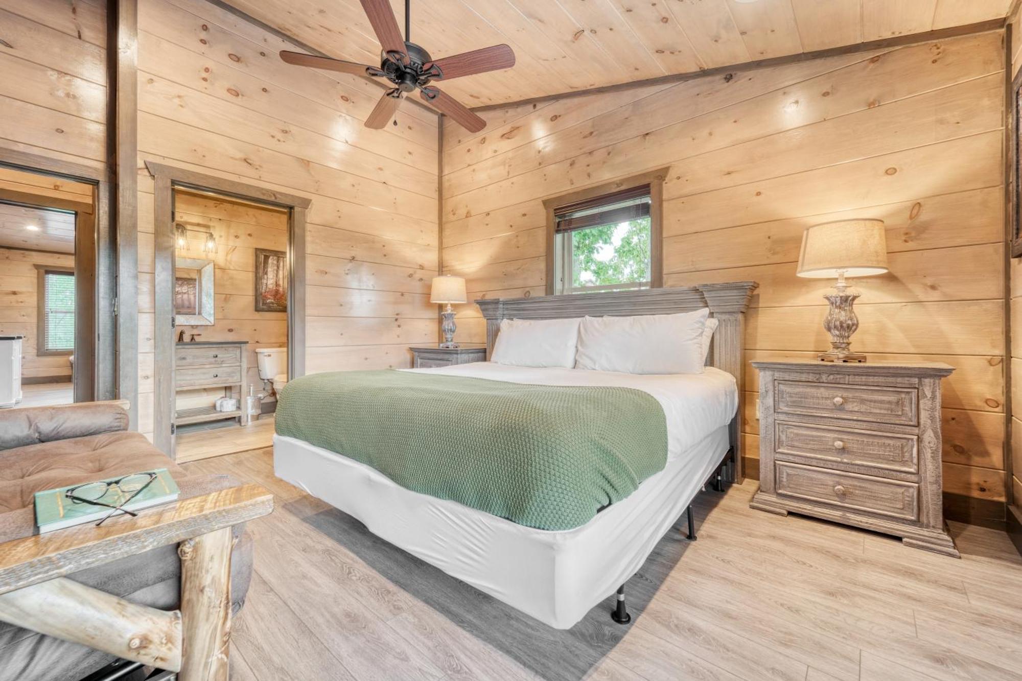 Wanderer By Avantstay Sleeps 26 A Custom Smokies *