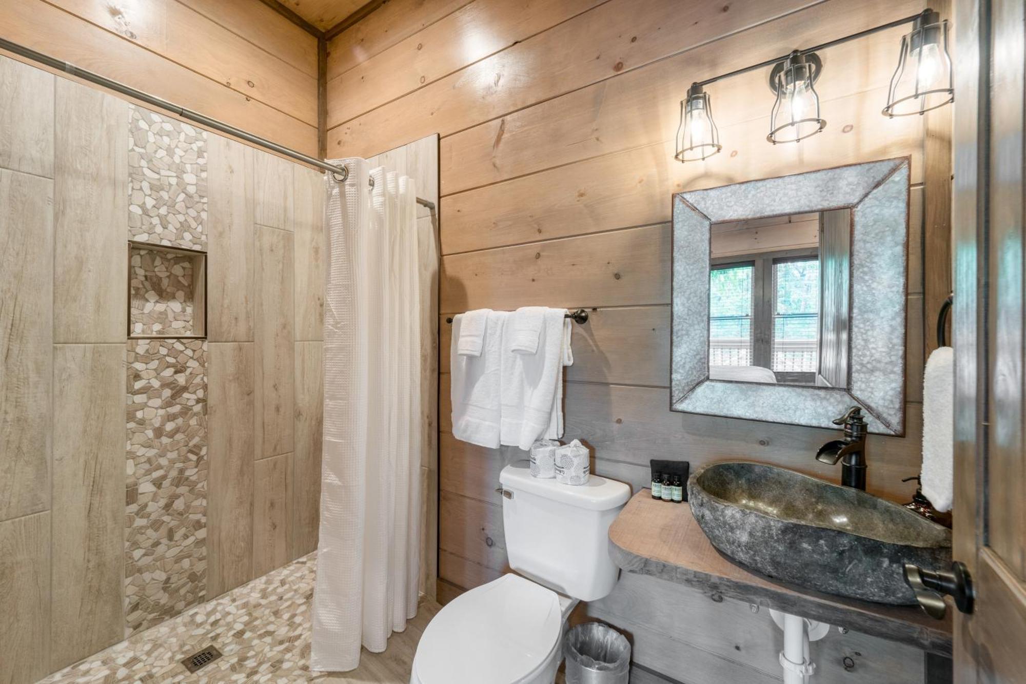 Holiday home Wanderer By Avantstay Sleeps 26 A Custom Smokies Pigeon Forge