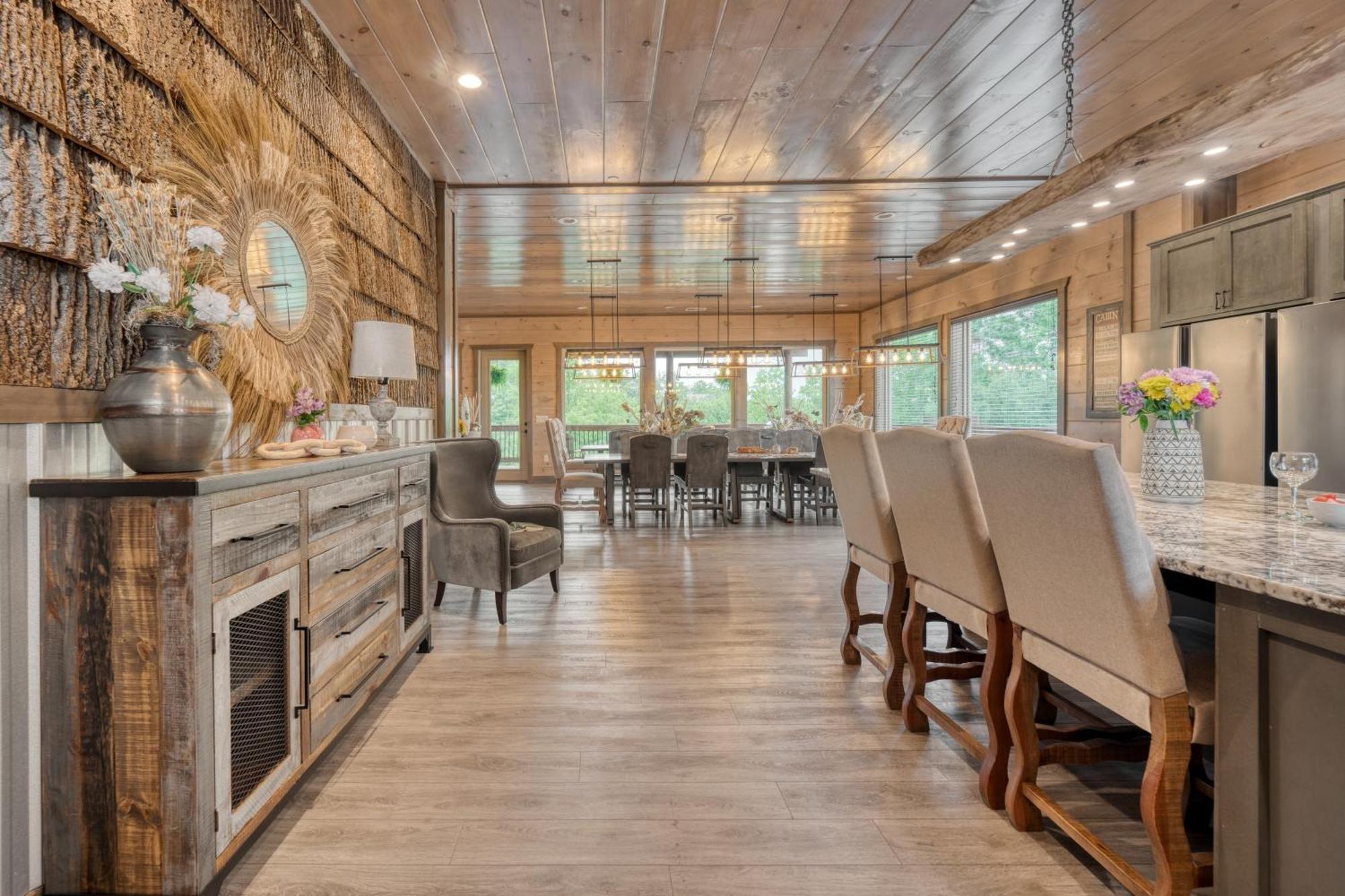 Holiday home Wanderer By Avantstay Sleeps 26 A Custom Smokies