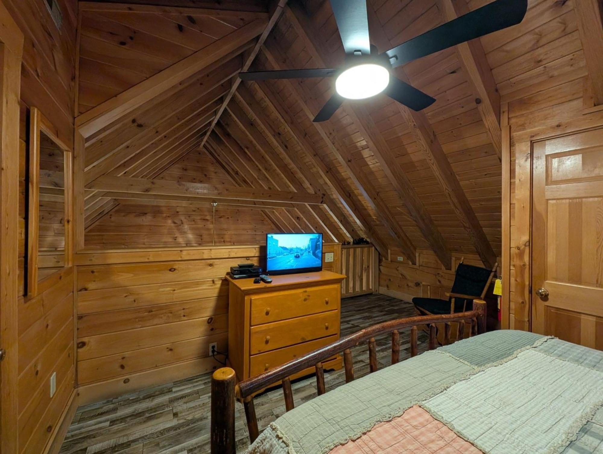 Er206 - Mountain Rendezvous Great Location - Close To Town! Holiday home *