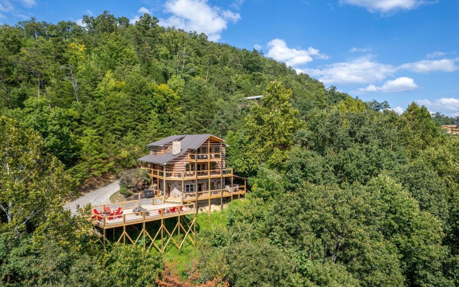 Smoky View Top Shelf * Pigeon Forge