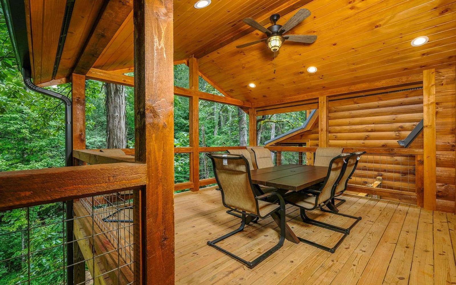 Villa Treehouse River