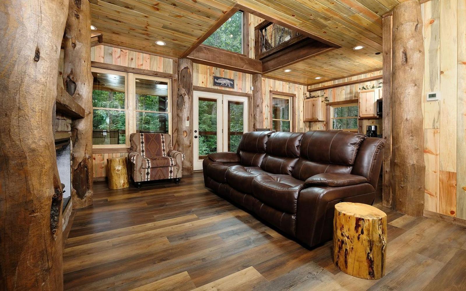 Treehouse River * Pigeon Forge
