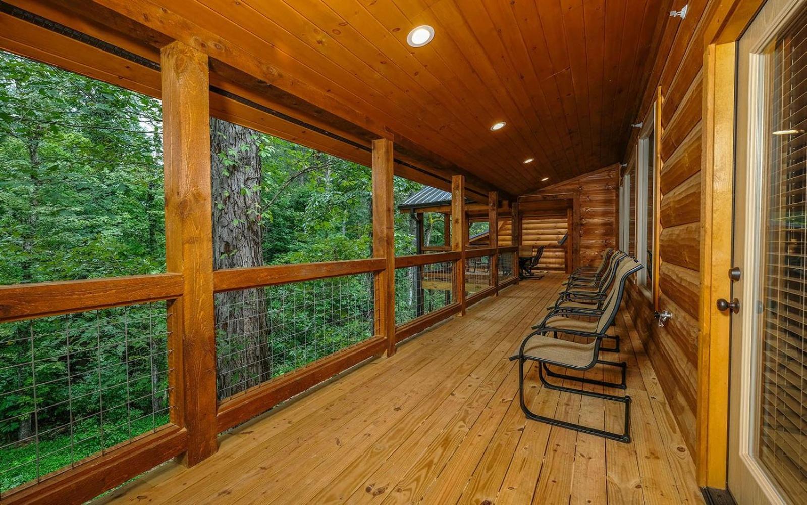 Treehouse River * Pigeon Forge