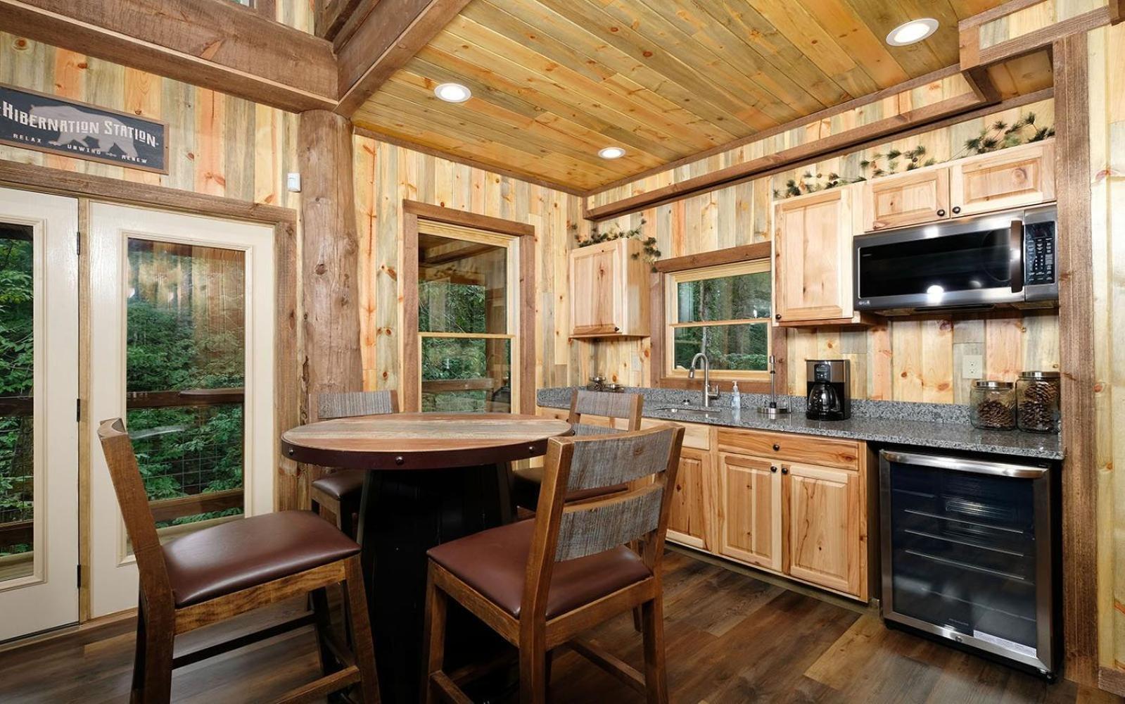 Treehouse River Villa Pigeon Forge