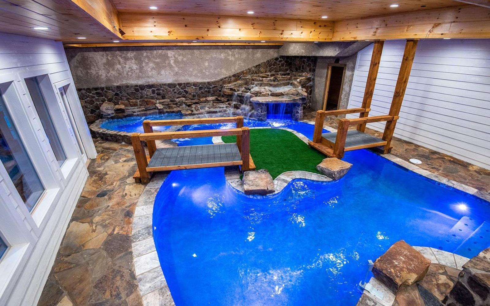 Treehouse River * Pigeon Forge
