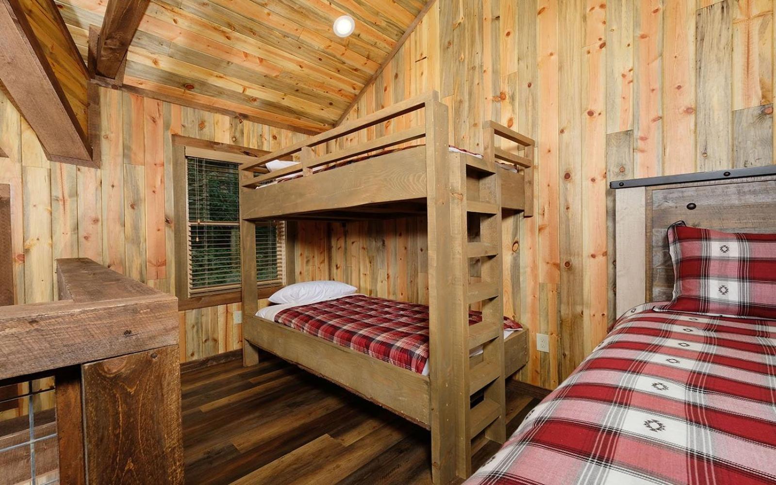 Treehouse River Villa *