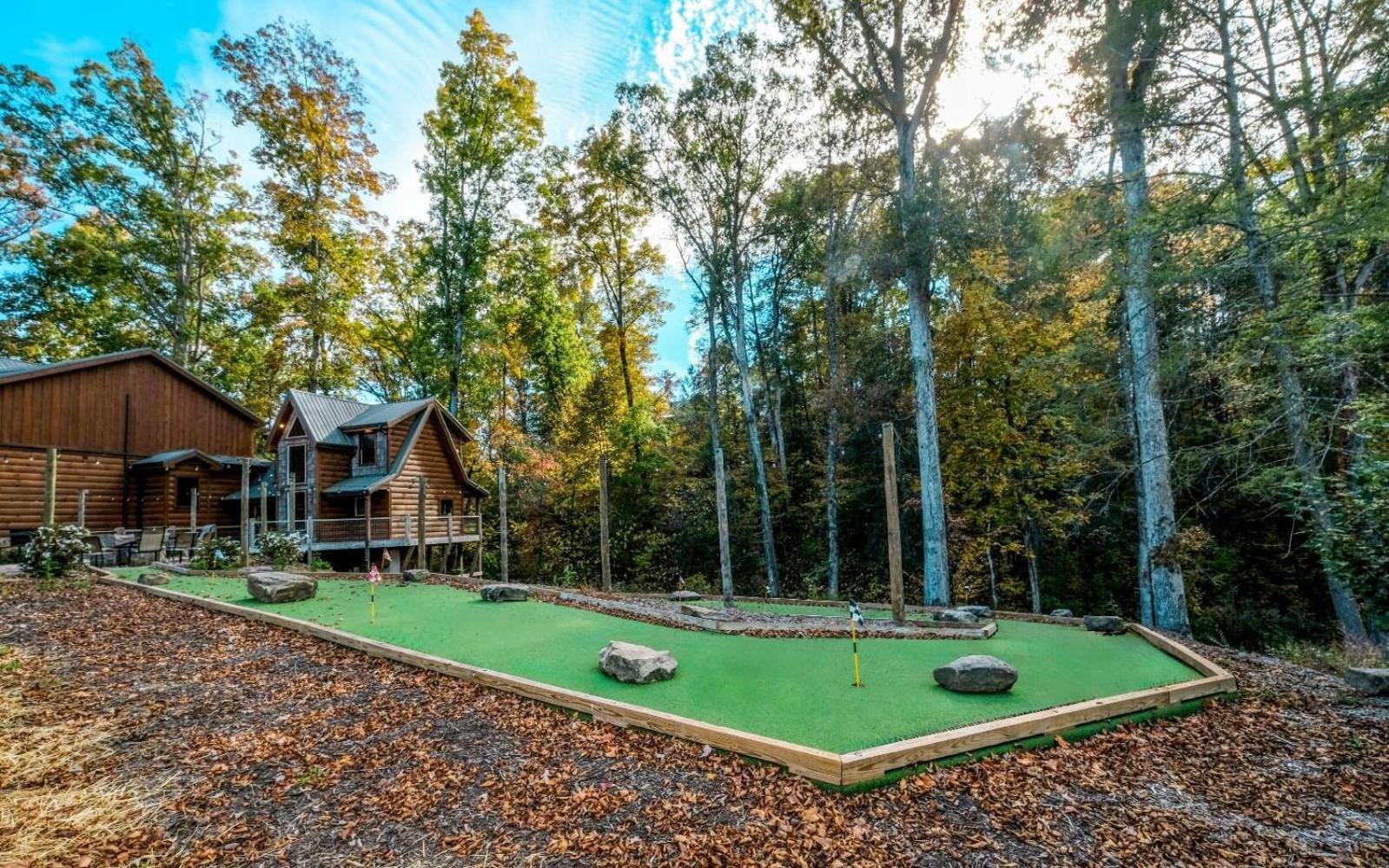 Treehouse River * Pigeon Forge