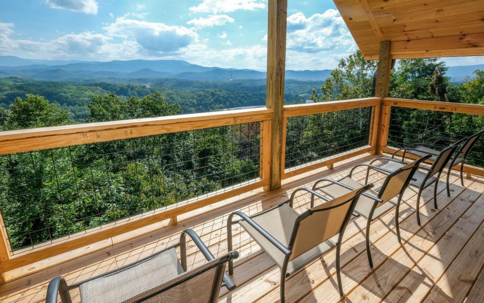 Smoky View Top Shelf Pigeon Forge