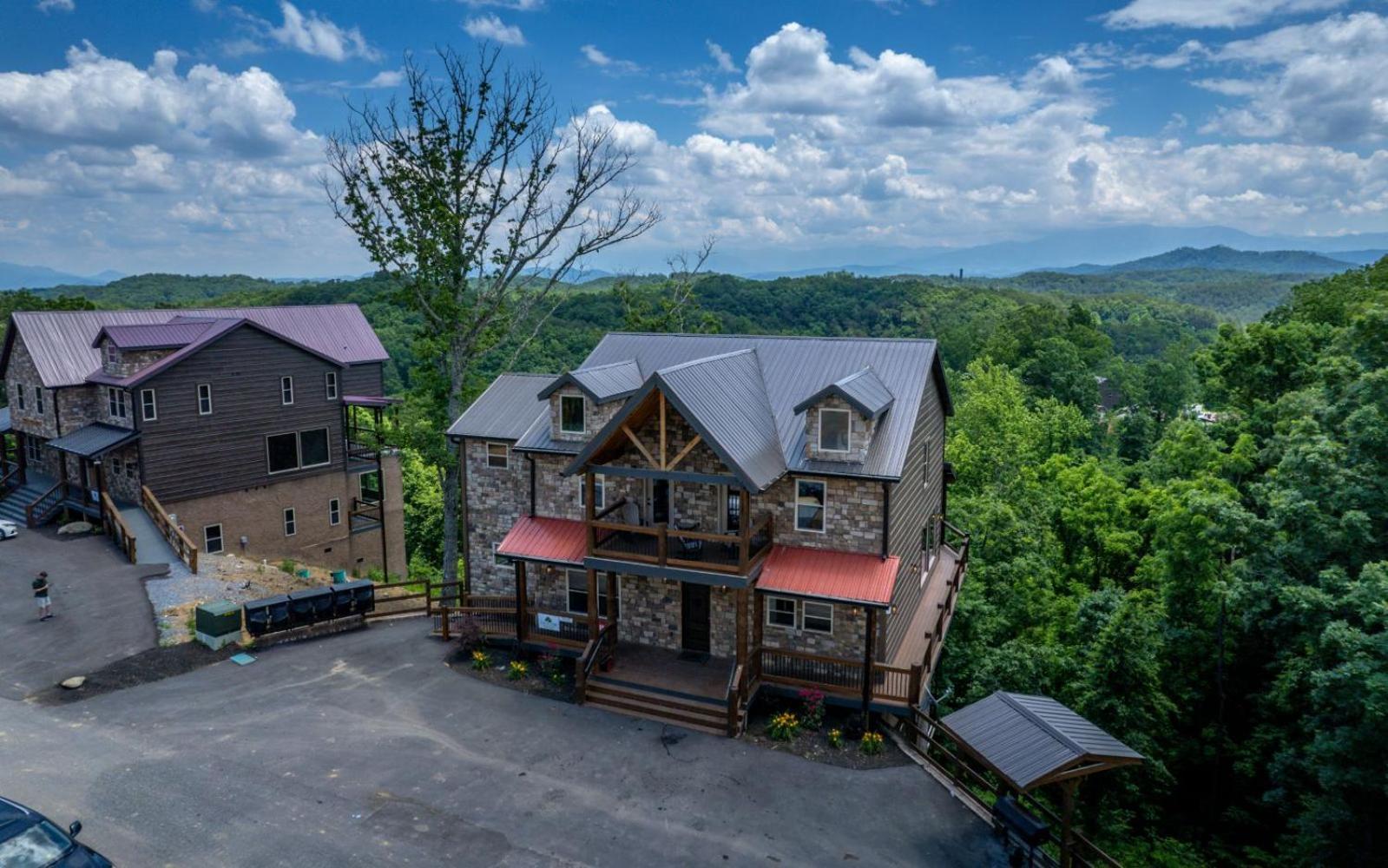 Hibernation Hideaway * Pigeon Forge