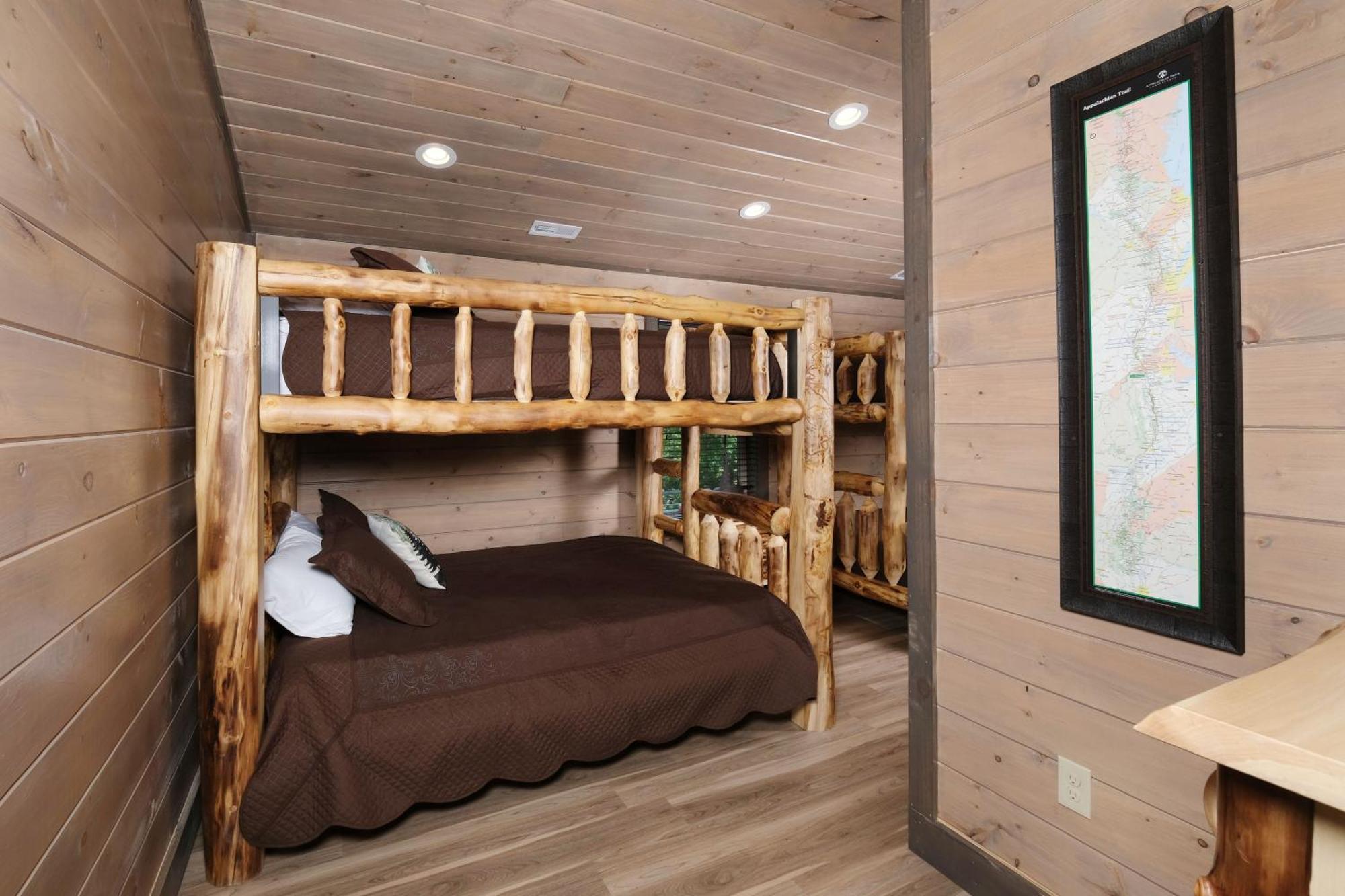 Hibernation Hideaway * Pigeon Forge