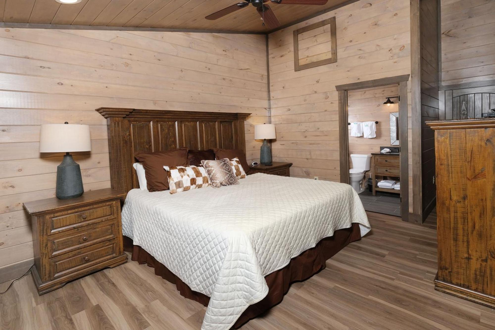 Hibernation Hideaway Pigeon Forge