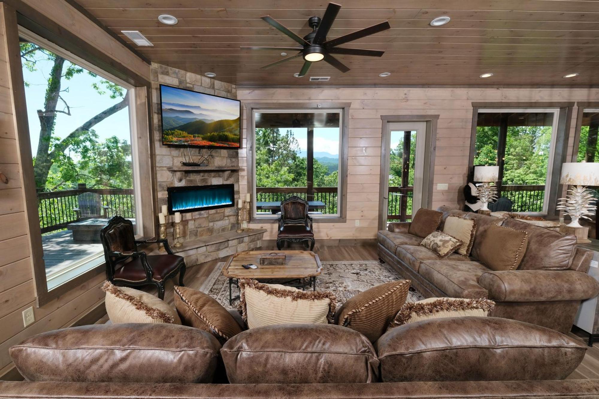 Hibernation Hideaway Pigeon Forge