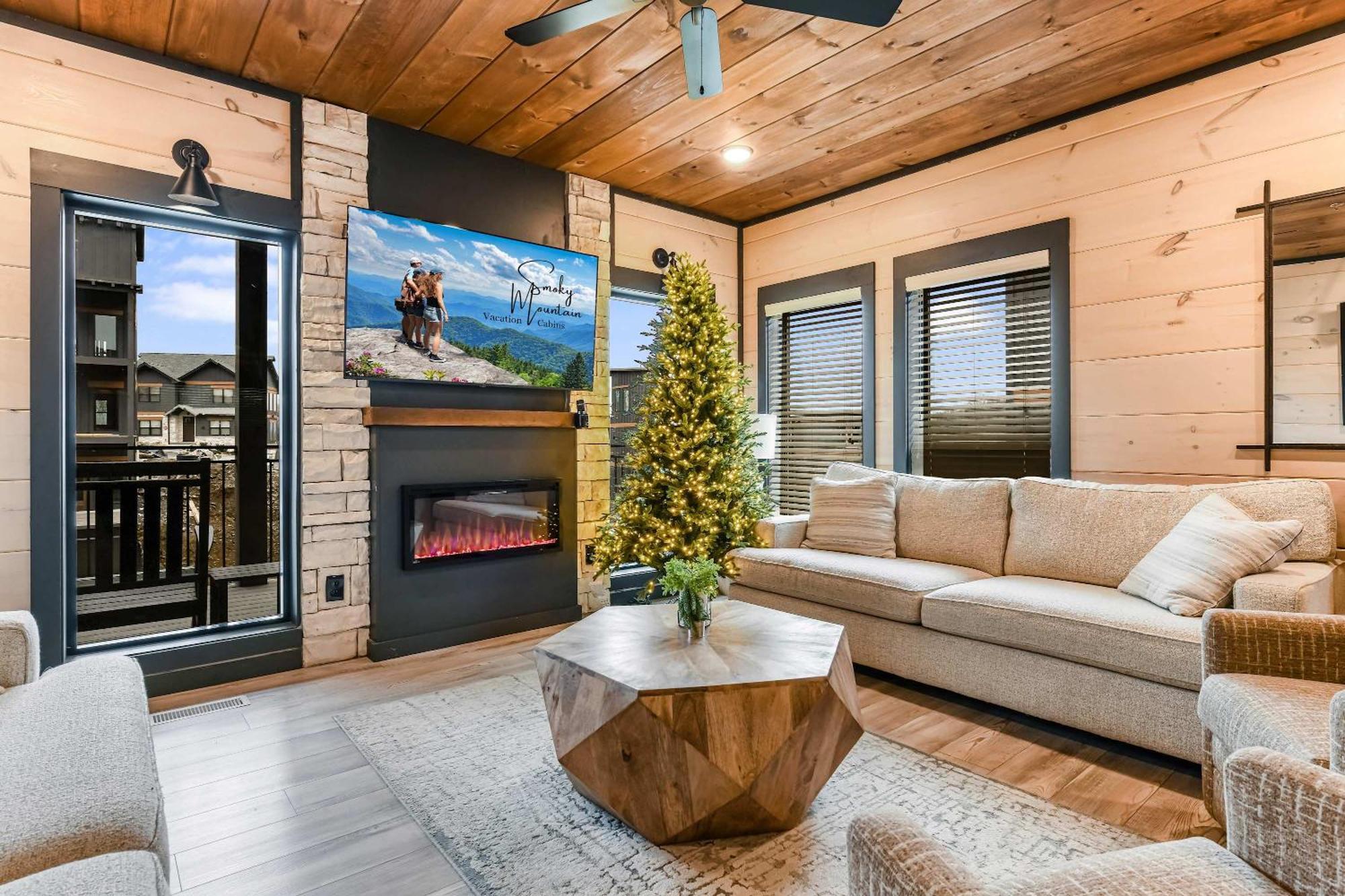 Smith Creek - 5 Bedrooms 20 Guest - Indoor Pool - Amenities Chalet *