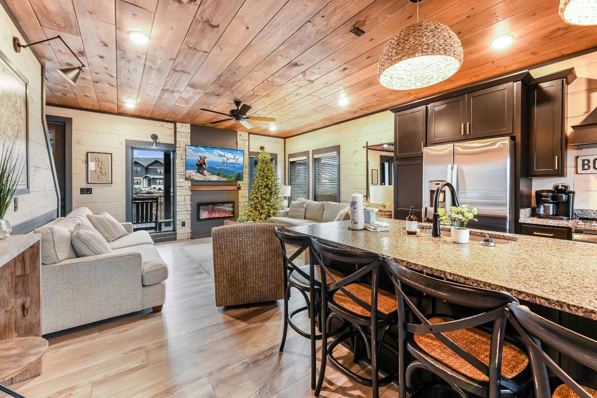 Chalet Smith Creek - 5 Bedrooms 20 Guest - Indoor Pool - Amenities *