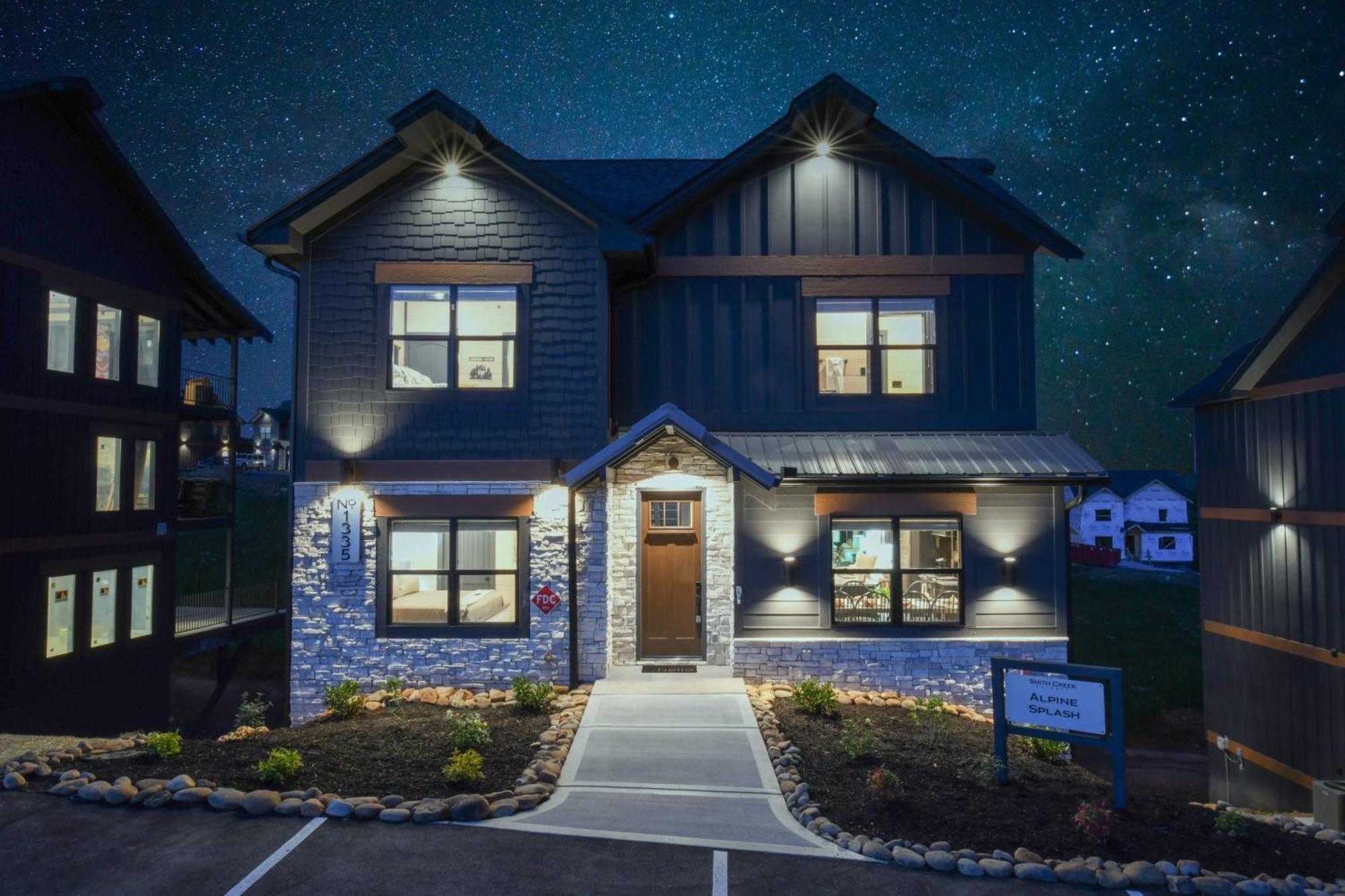 Chalet Smith Creek - 5 Bedrooms 20 Guest - Indoor Pool - Amenities