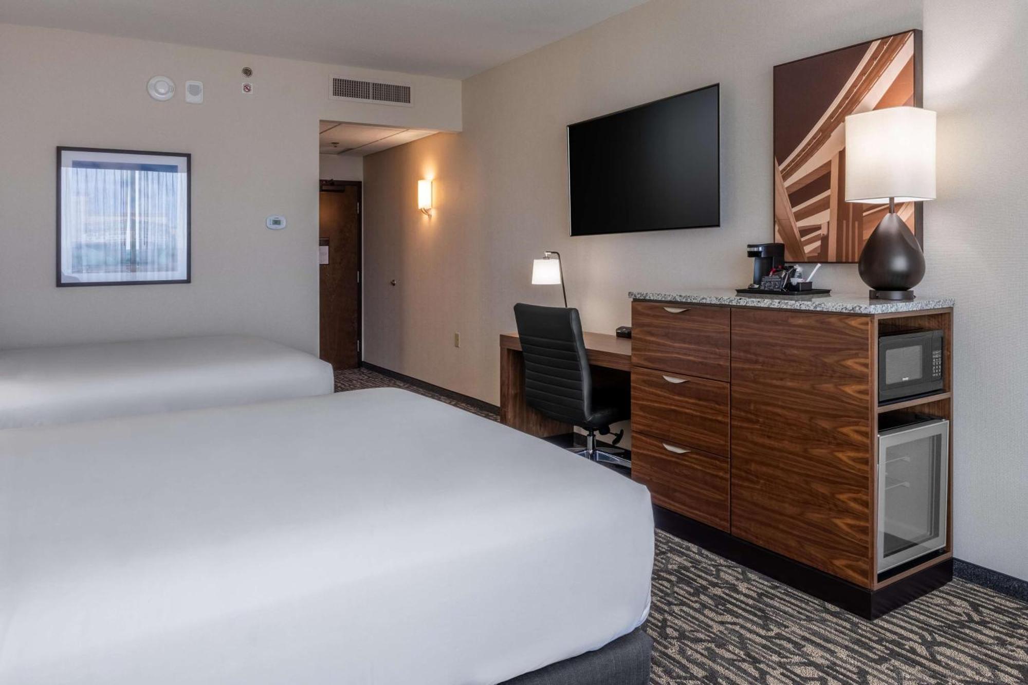 Drury Plaza 3*